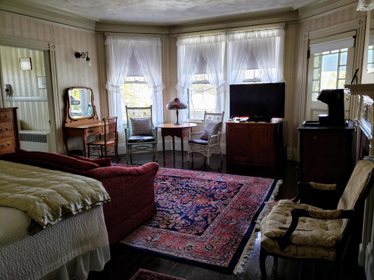 Moseley Cottage Inn and The Town Motel — photo 15