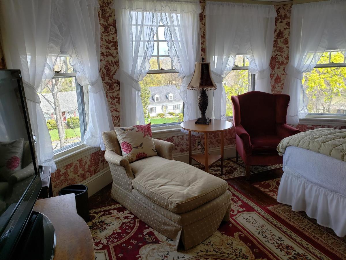 Moseley Cottage Inn and The Town Motel — photo 12