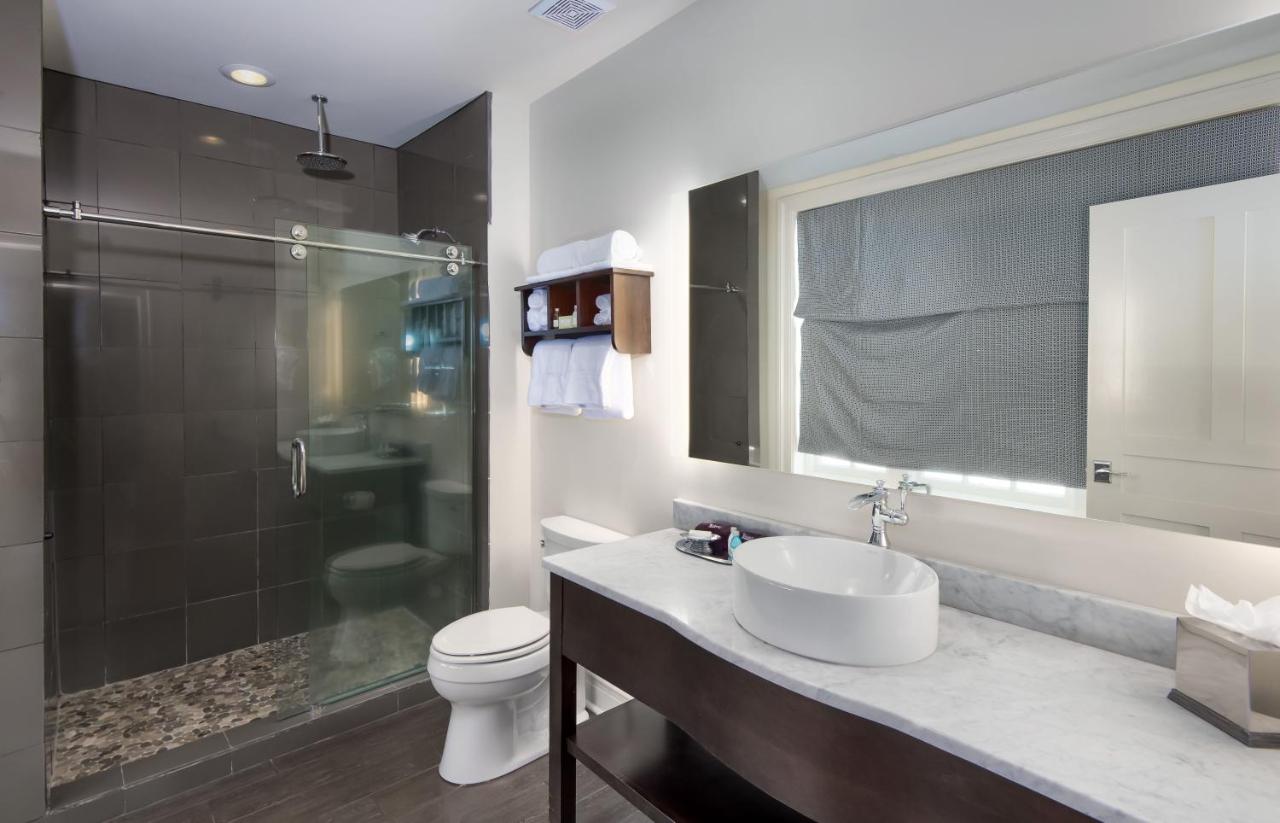 White House Hotel — photo 3
