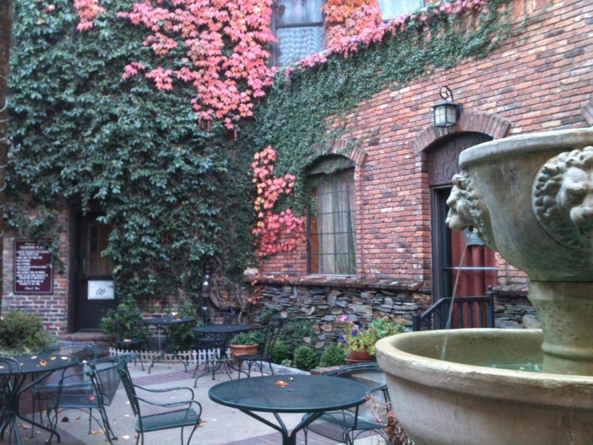 Historic Cary House Hotel — photo 15