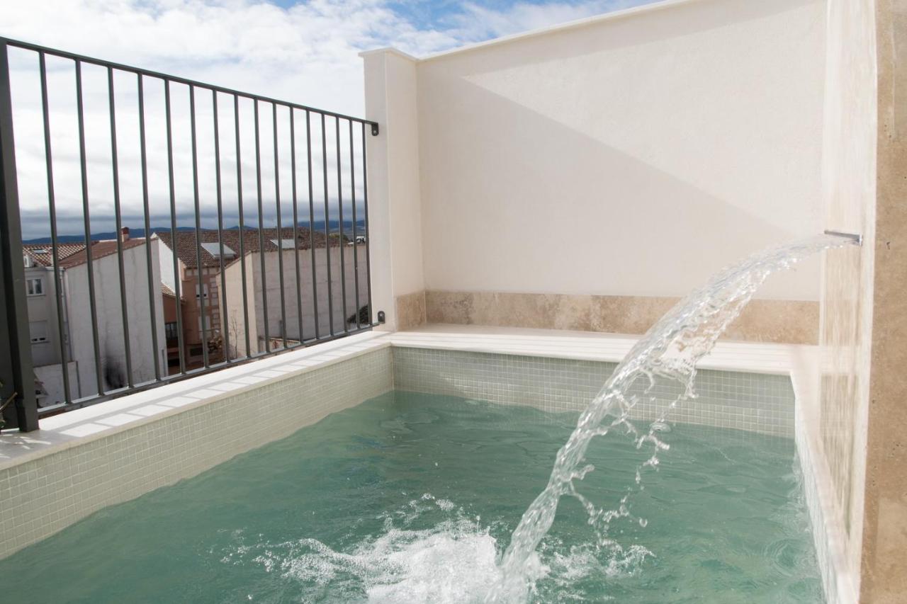 Rooftop swimming pool: Posada del Herrero