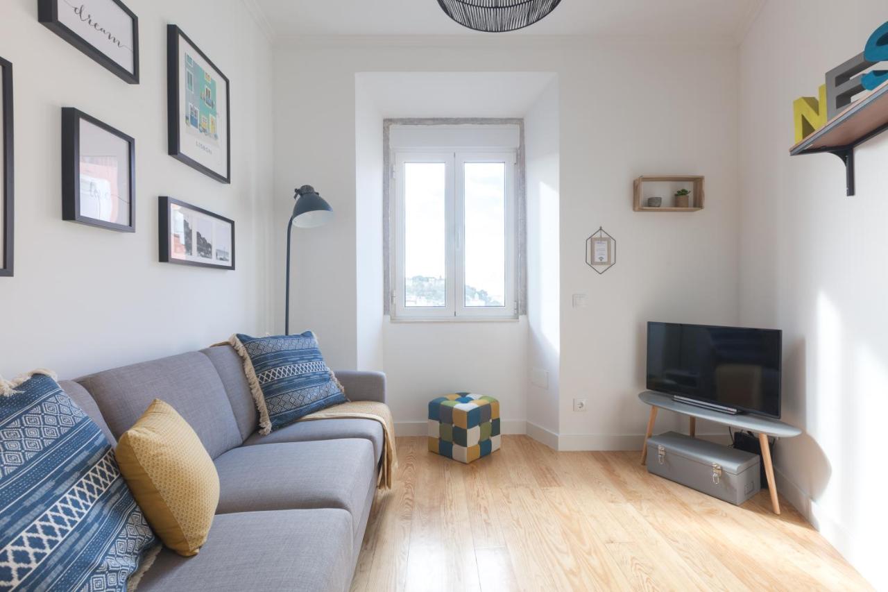 Castle-View Duplex Nest - Panoramic Lisbon Vistas - 5