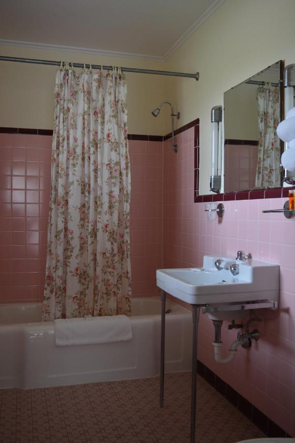 Evergreen Motel — photo 23