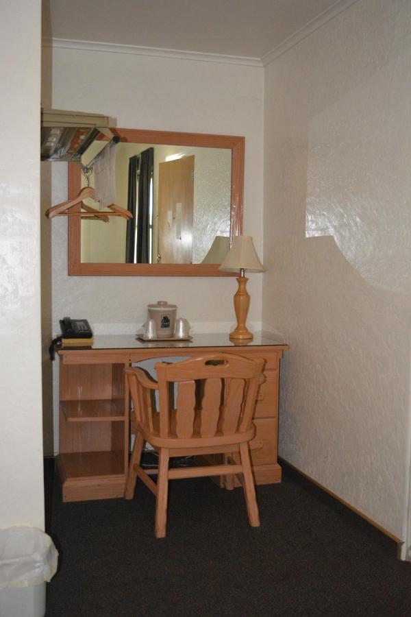 Evergreen Motel — photo 3