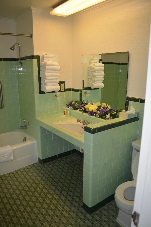 Evergreen Motel — photo 12