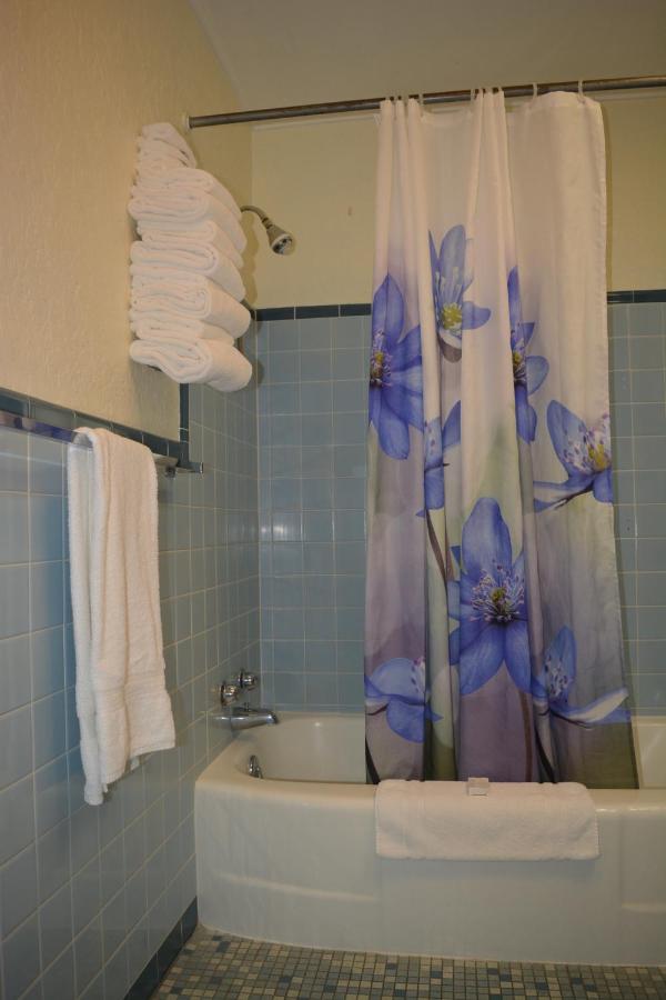 Evergreen Motel — photo 8