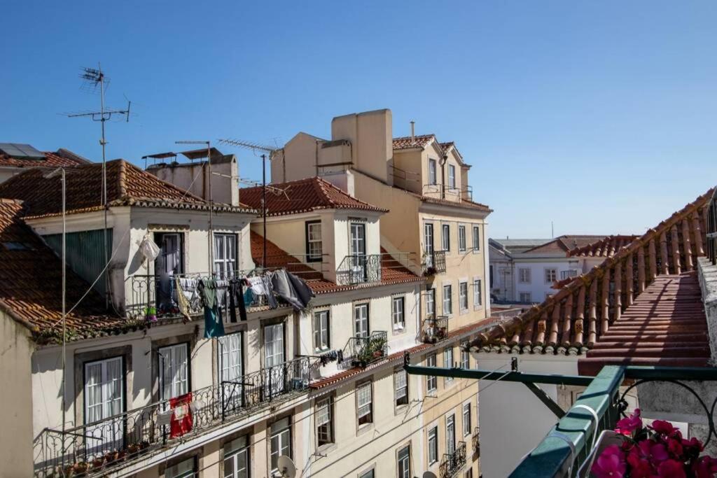 Alfama Best Balcony - 3