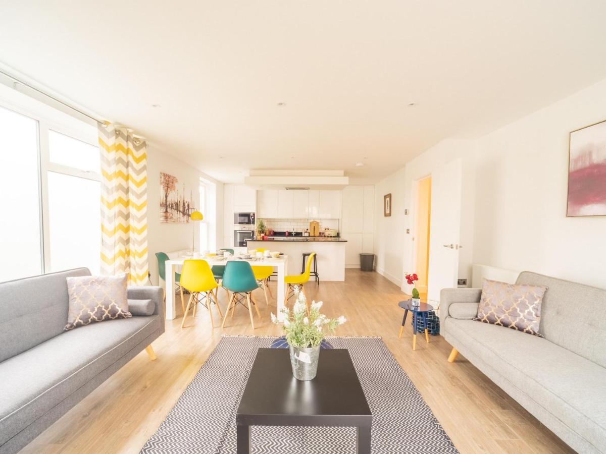 St Johns Road Apartments Perfect Location photo