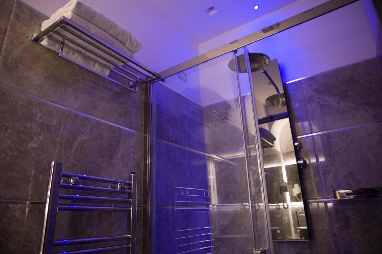 Royal Rooms Luxury Suite - 3