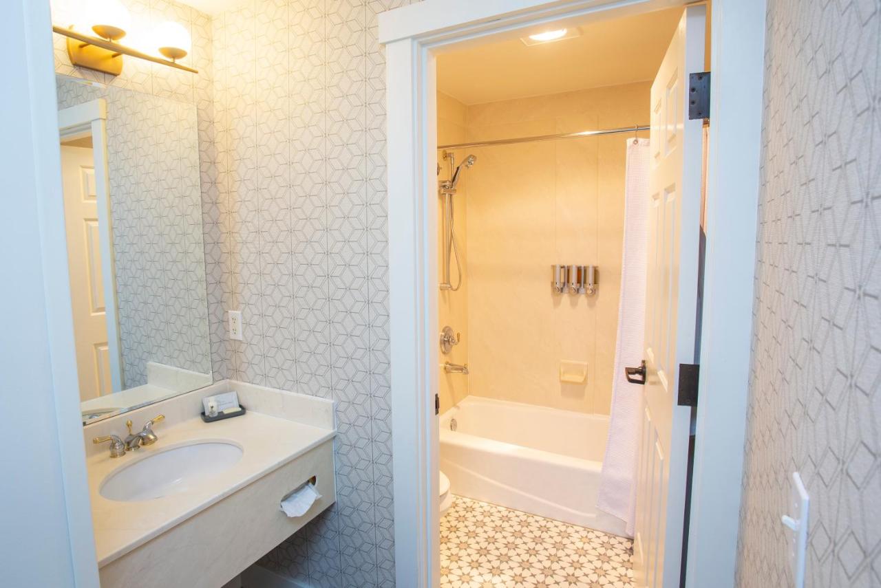 Shearwater Inn — photo 8