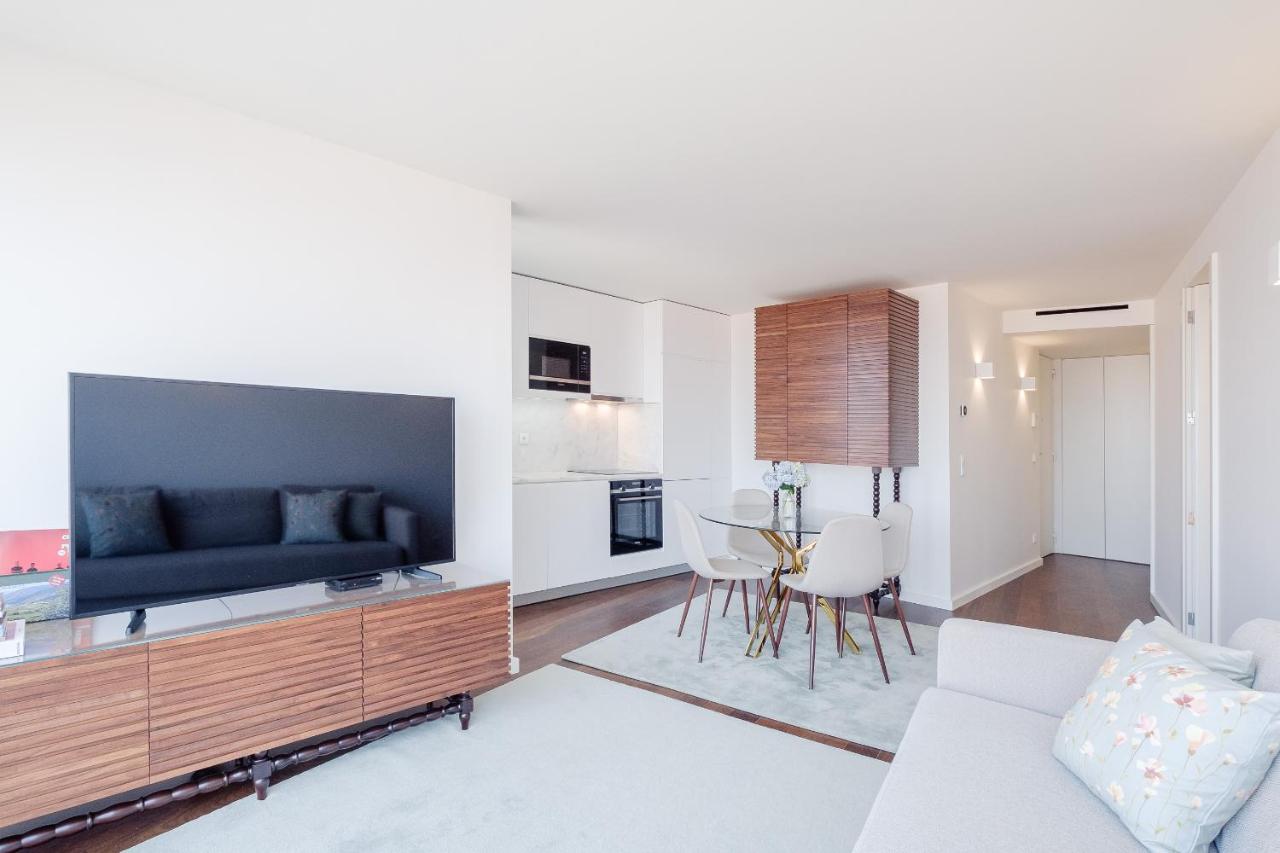 Boutique Rentals- Bliss By The Sea Apt- Ocean views in Foz Beach - 5