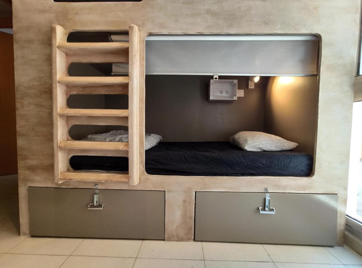 Onefam Sants — quarto