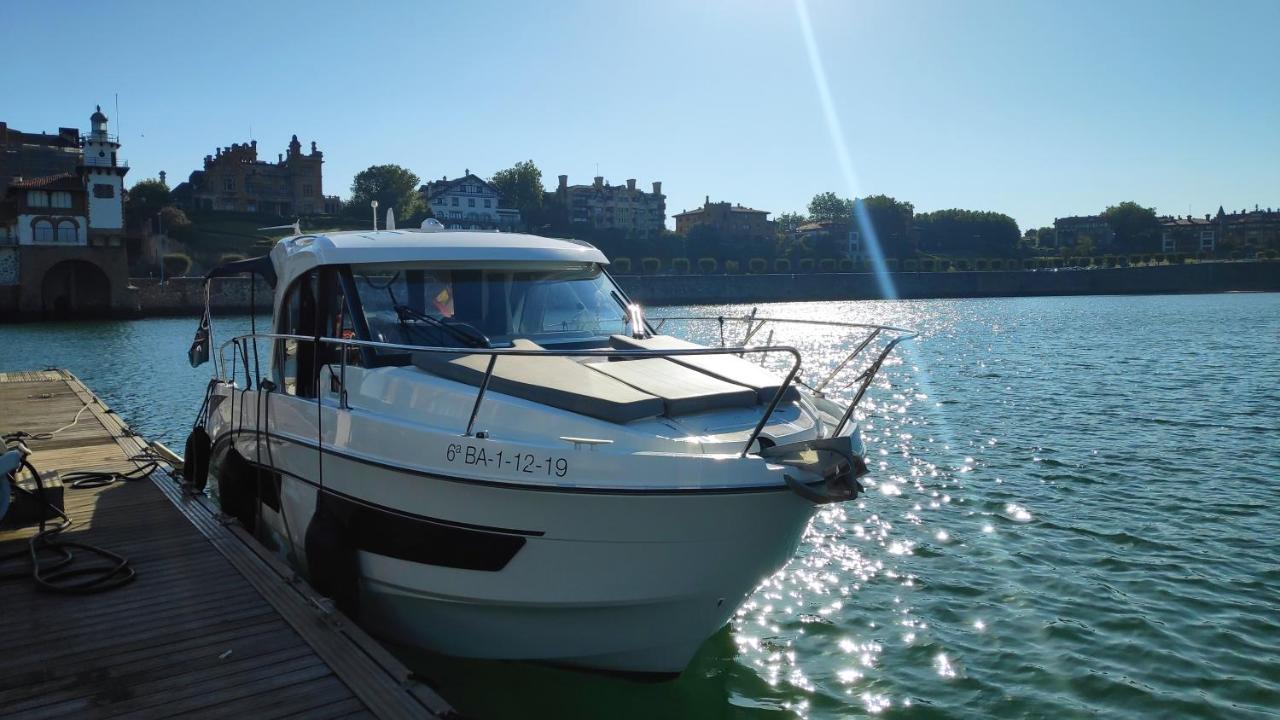 Boot Yate de Lujo en Costa Brava (Spanje Girona) - Booking.com