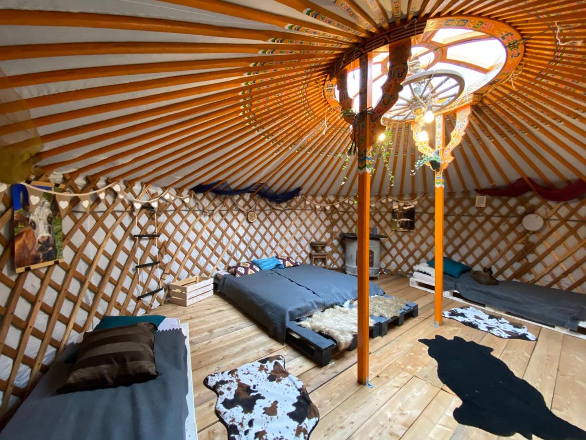 Zelt-Lodge Mongolian Yurt near Mont Blanc (Schweiz Trient VS) - Booking.com