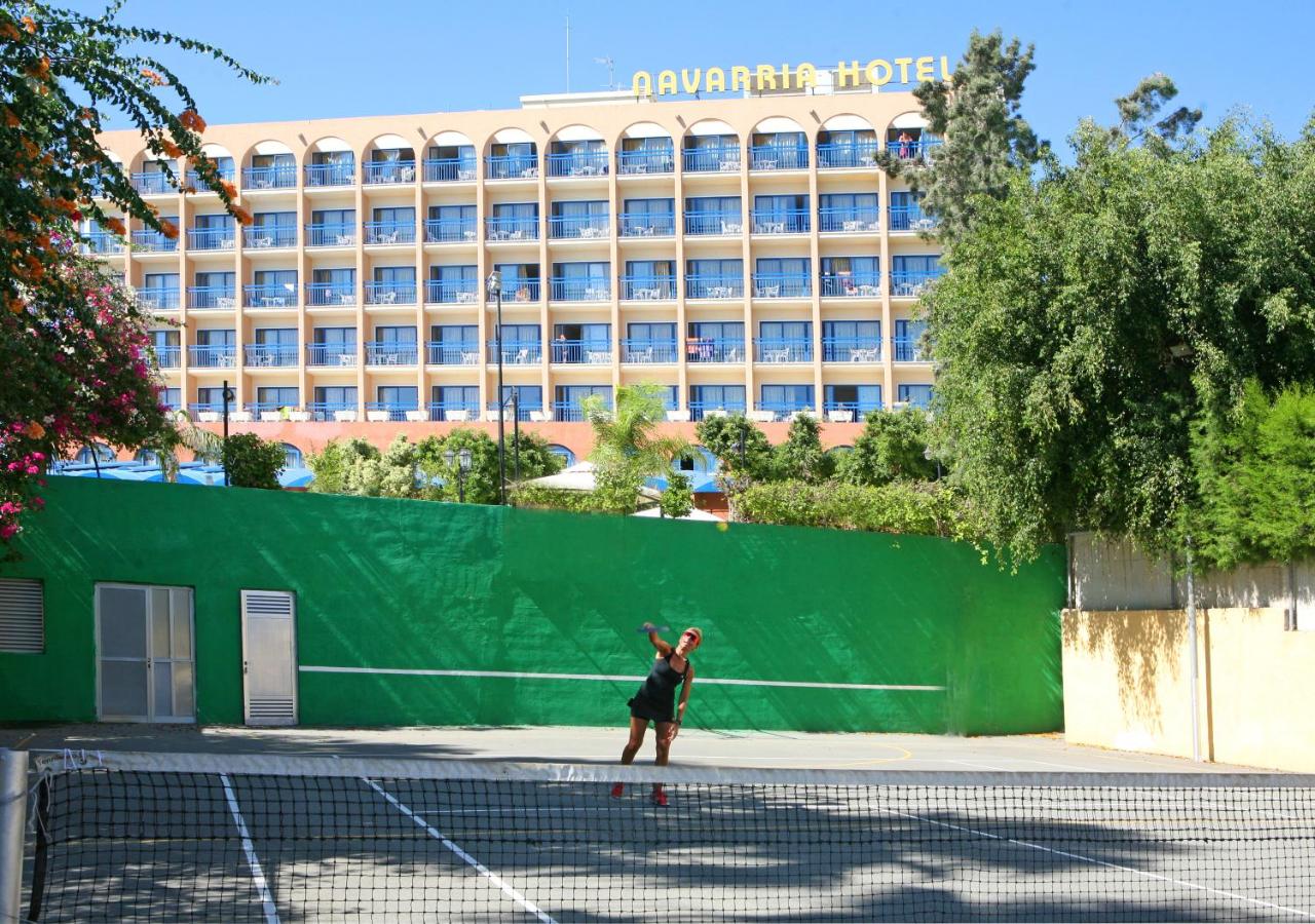 Tennis court: Navarria Blue Hotel