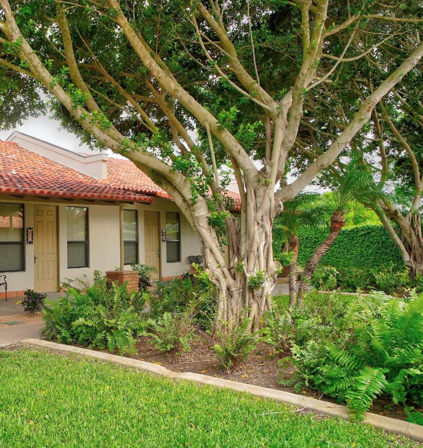 The Bungalows on Shary — photo 22