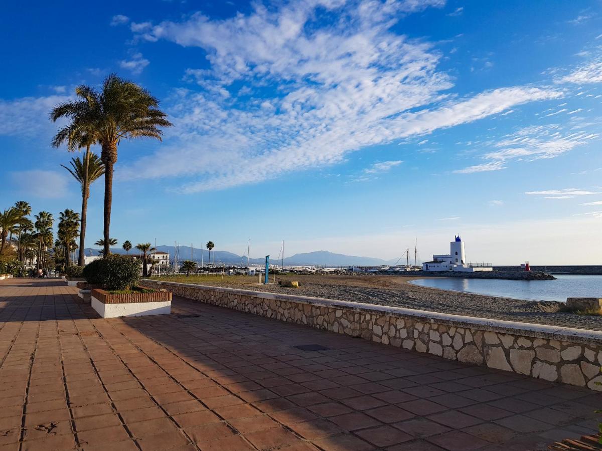 Beach: Puerto de la Duquesa, Marina del Castillo, Manilva, Malaga