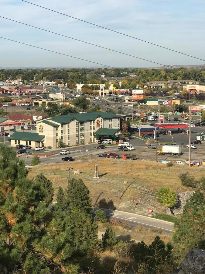 Boothill Inn and Suites — photo 19