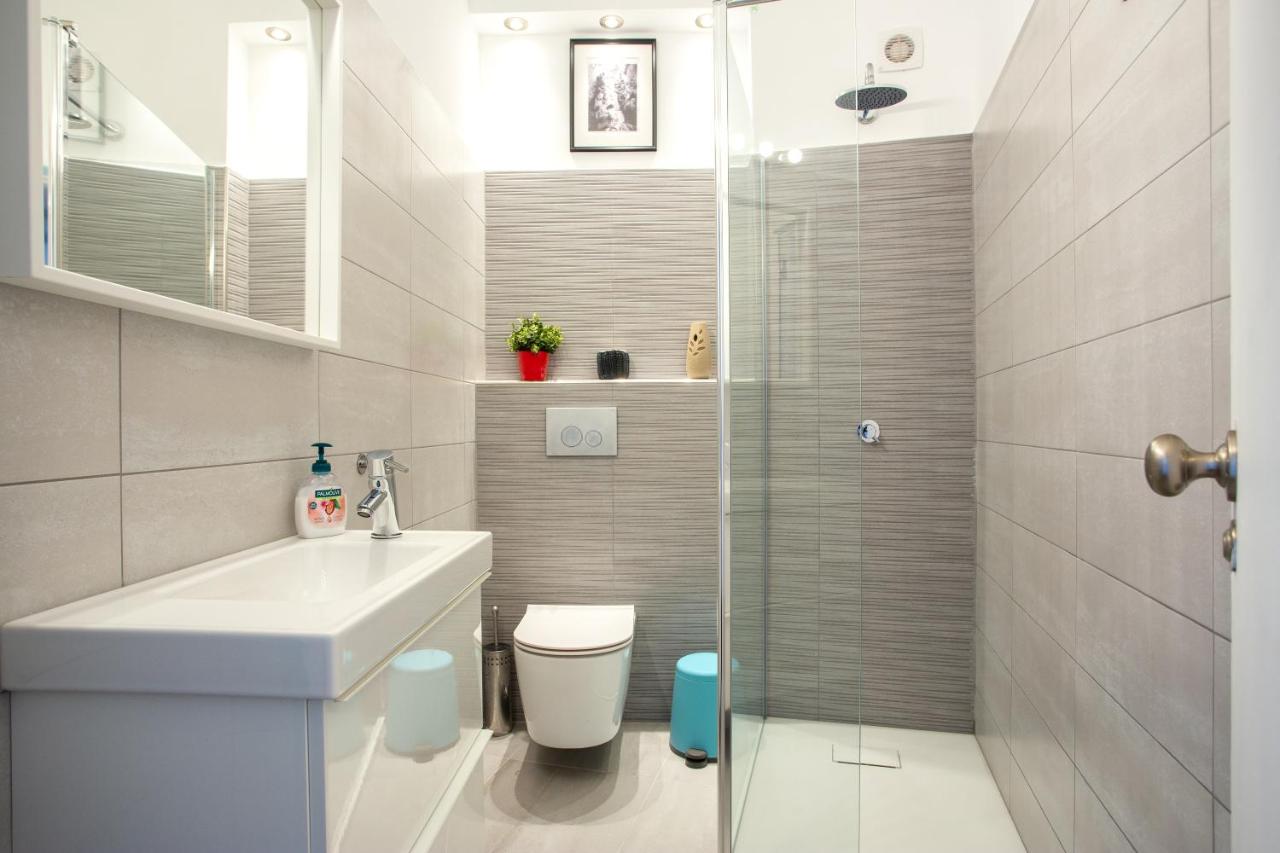 Dreamers Duplex with Seaview - 5