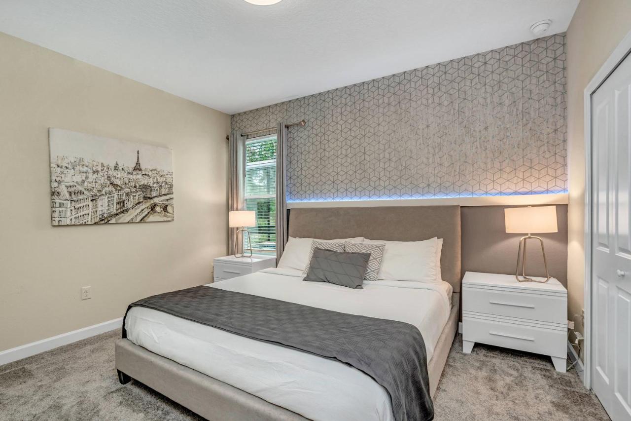 Orlando Vacation Rentals Homes - Storey Lake Resort — photo 13