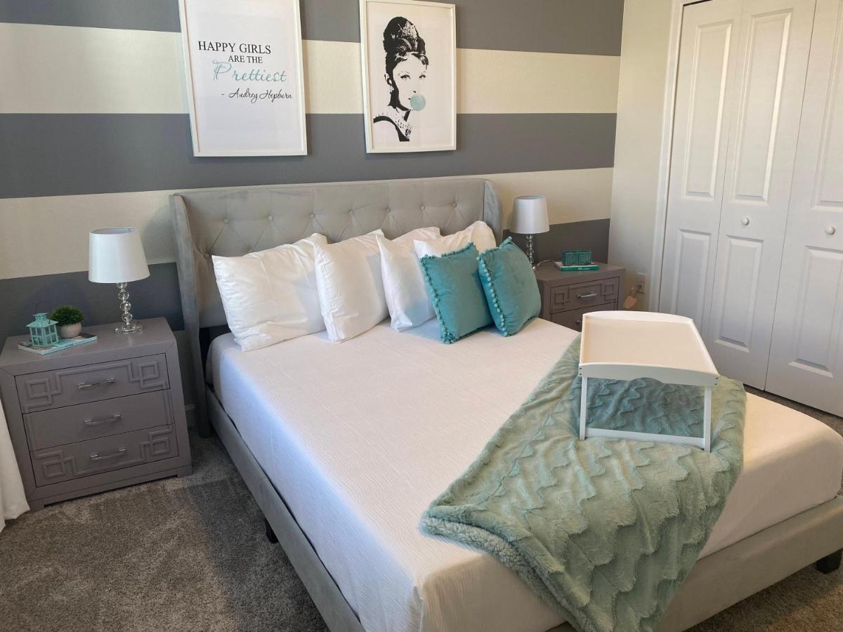 Orlando Vacation Rentals Homes - Storey Lake Resort — photo 24