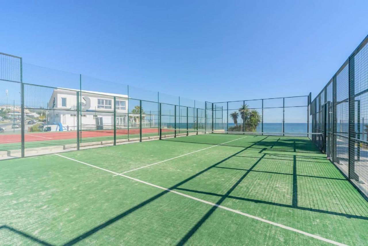 Korty tenisowe: Urbanization on the Beach Front 1-3