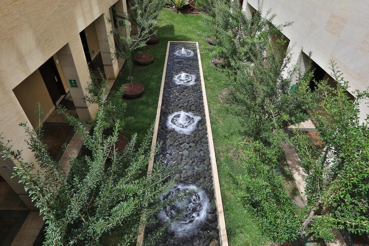 Real InterContinental at Multiplaza Mall, an IHG Hotel photo
