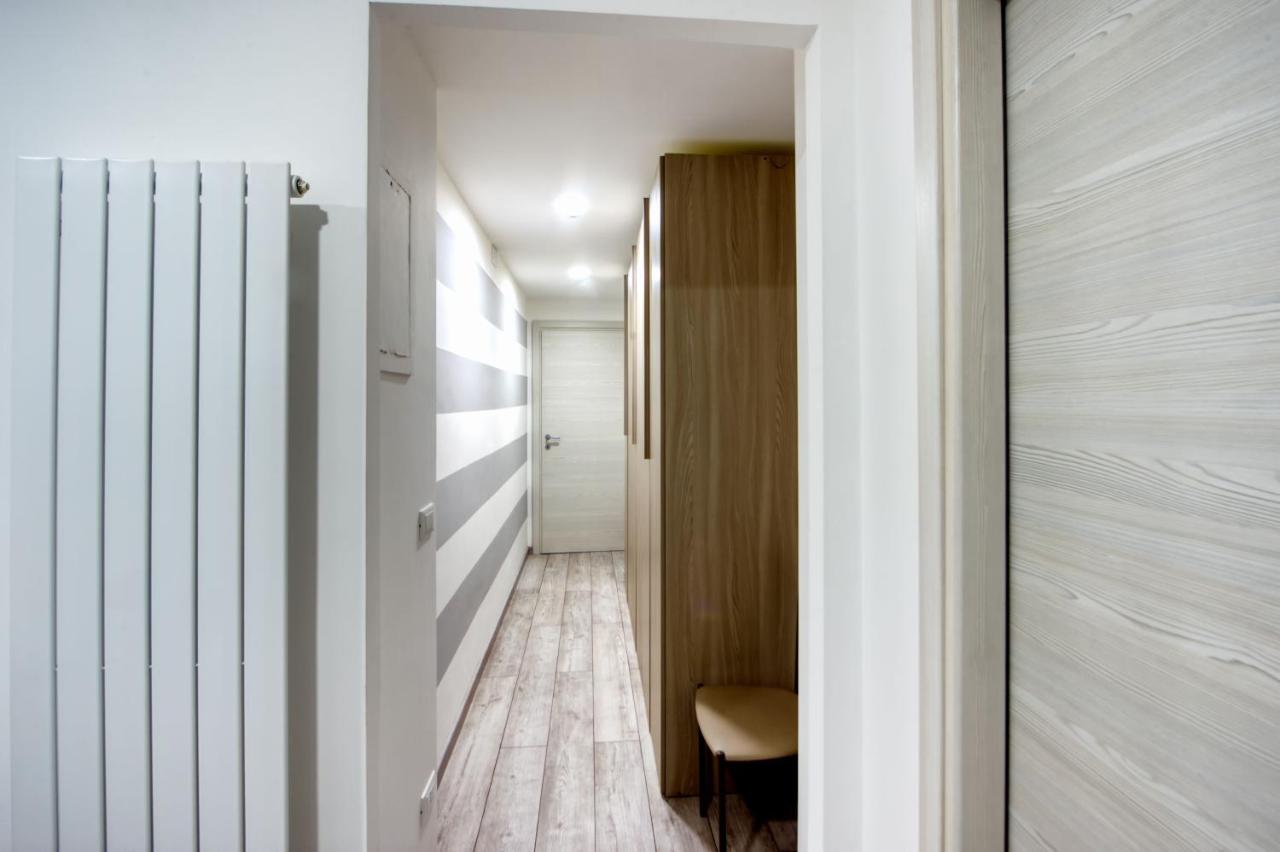 Suite Eleven - 3
