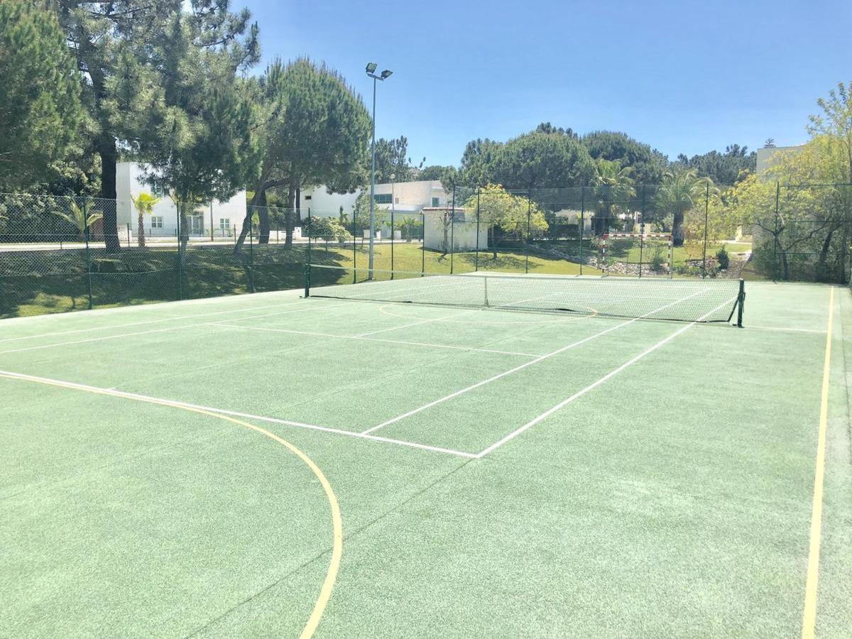 Tennis court: Private Lake Condo Apartment - Tróia
