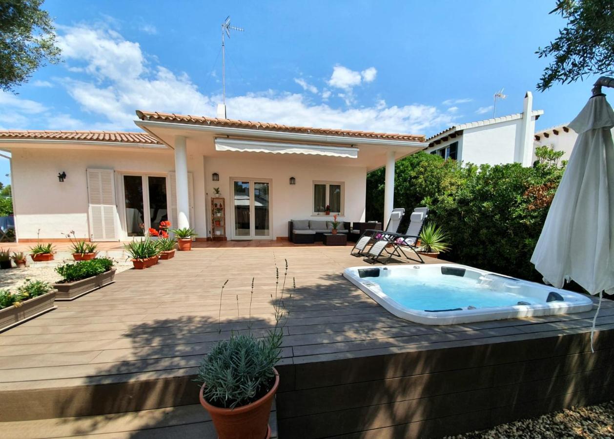 Villa with hot tub jacuzzi (España Son Carrio) - Booking.com