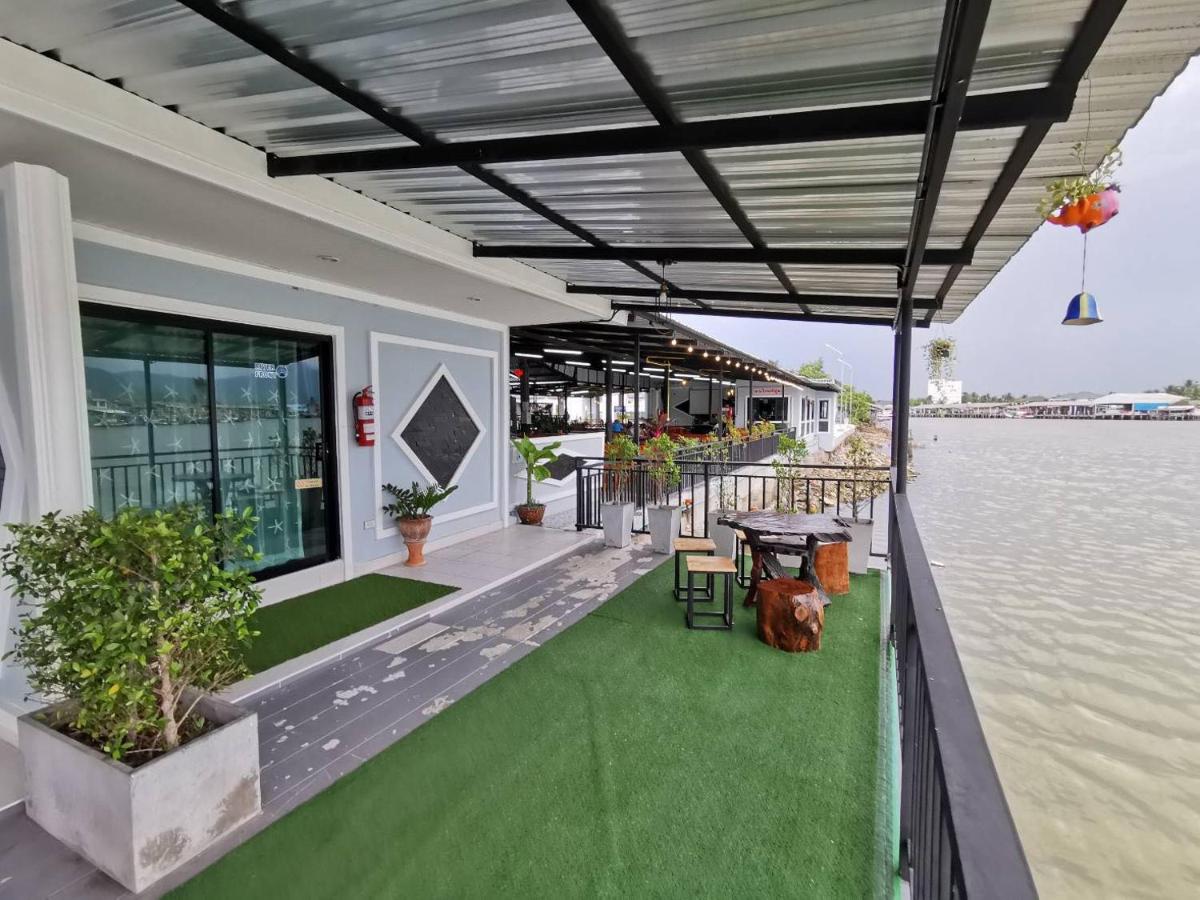 Chaiyai River Front Hotel