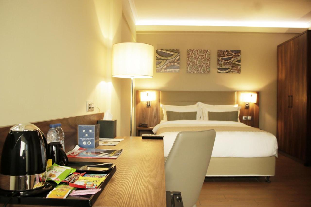 Hotel La Falaise Bonapriso photo