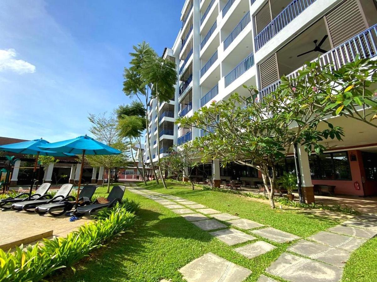 Resort dayang apartment bay serviced & Dayang Bay