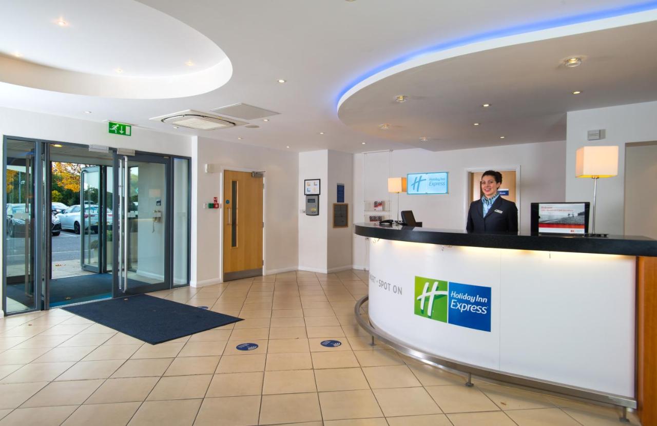 Holiday Inn Express BEDFORD - Laterooms