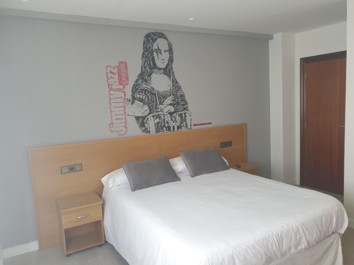 Cama o camas de una habitación en Hotel Arts - Gasteiz Centro