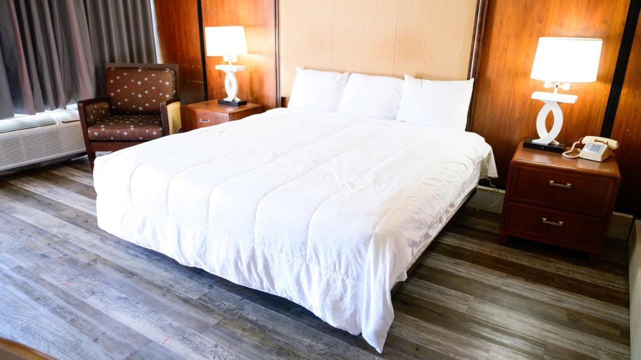Oaks Motel — photo 22