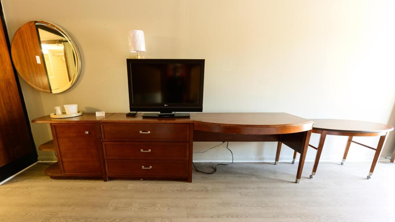 Oaks Motel — photo 21