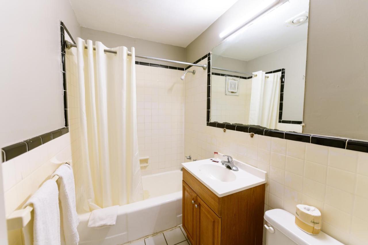 Oaks Motel — photo 16