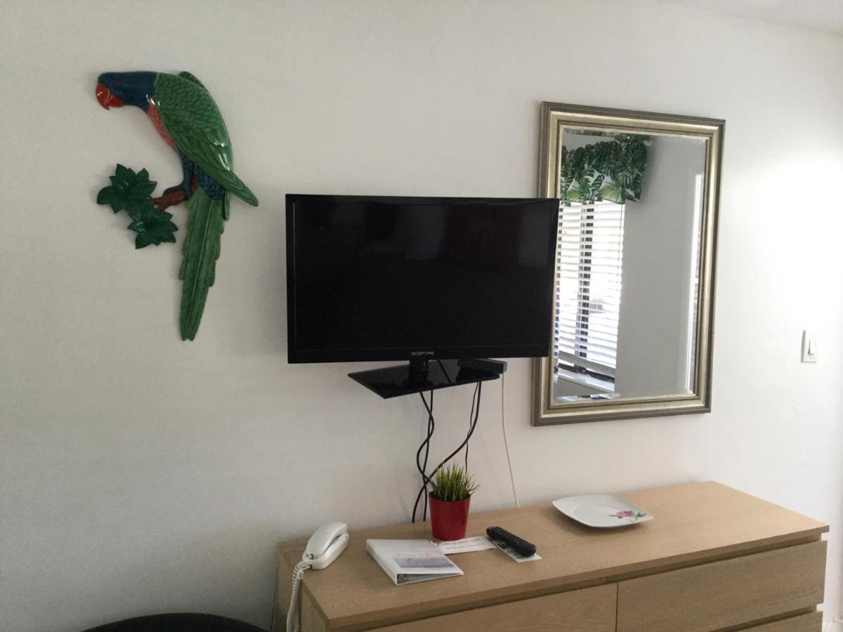 Breakaway Inn Guest House — photo 24