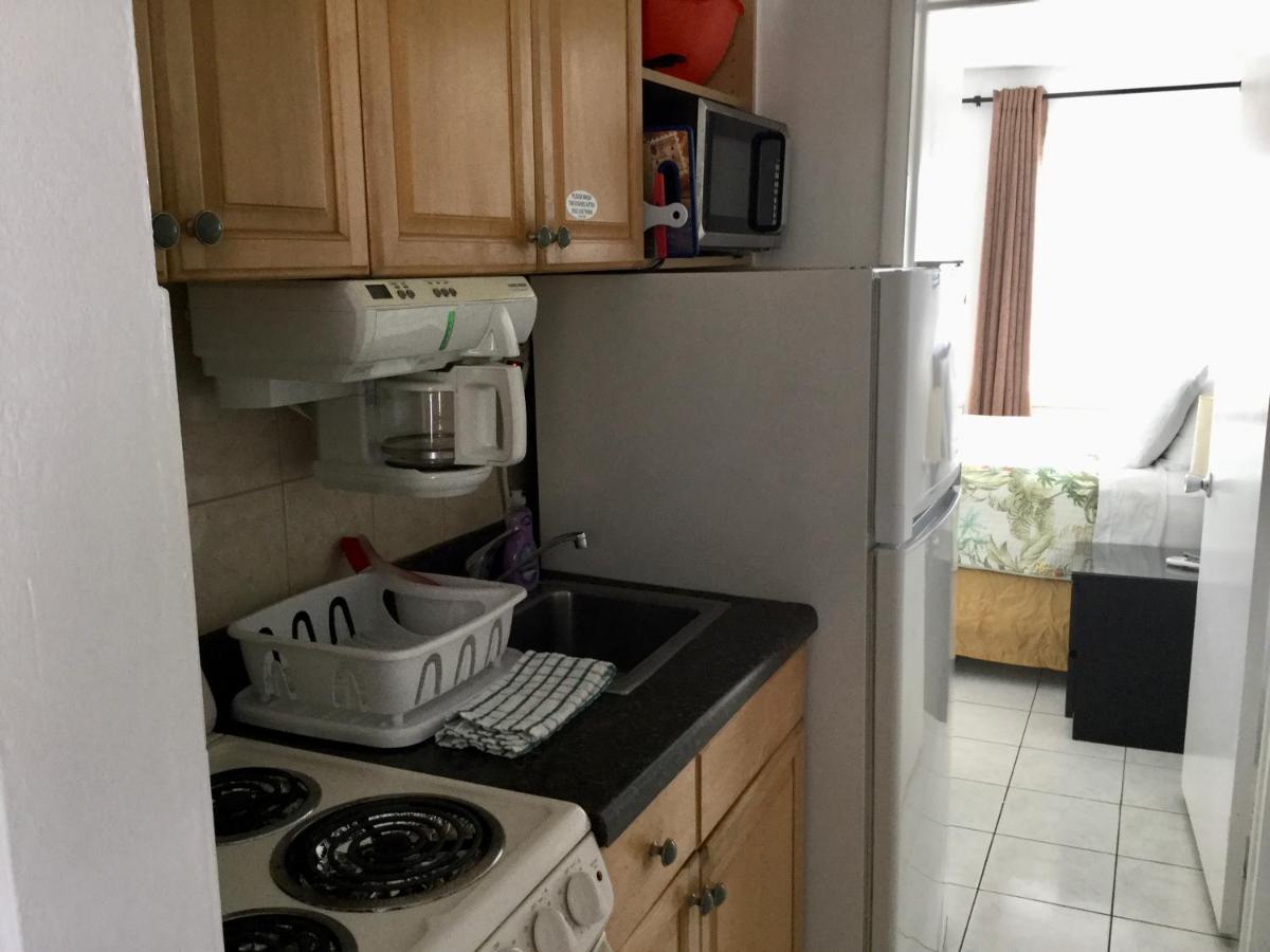 Breakaway Inn Guest House — photo 17