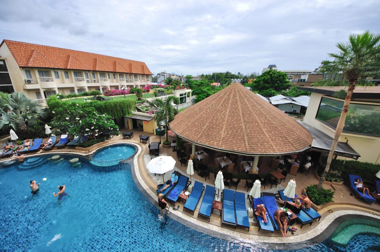 ปาล์มไมร่า ป่าตอง รีสอร์ท (Palmyra Patong Resort)