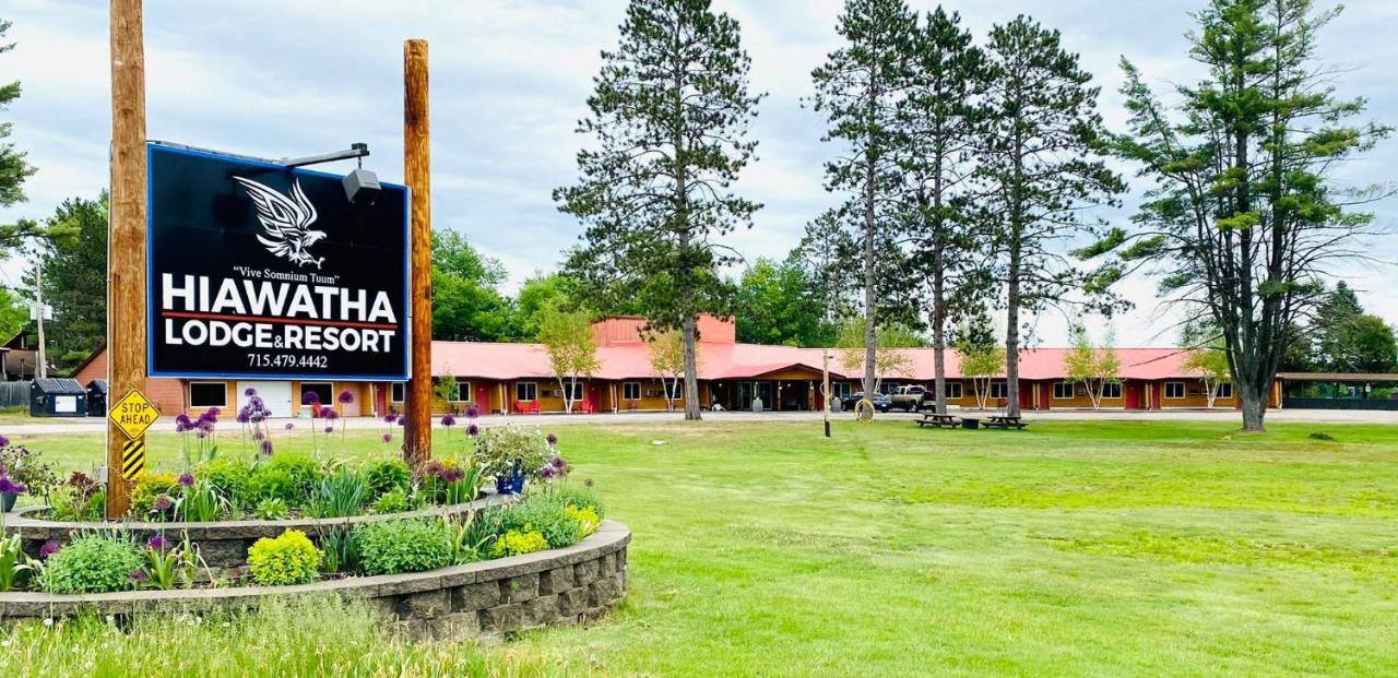 Hiawatha Lodge Inn