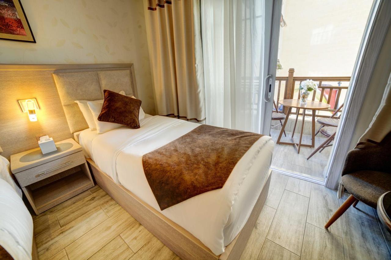 Beach: Laverda Hotel