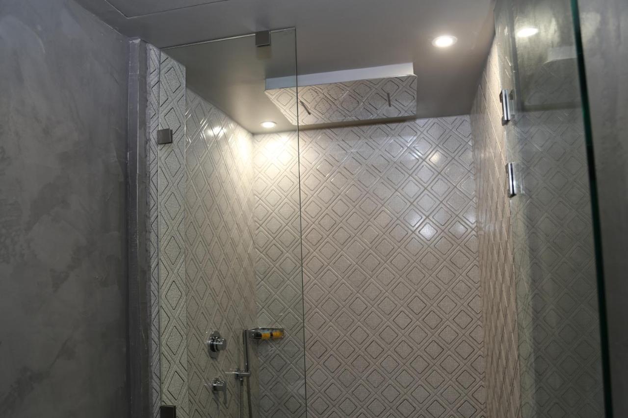 Rooster Suites - 4