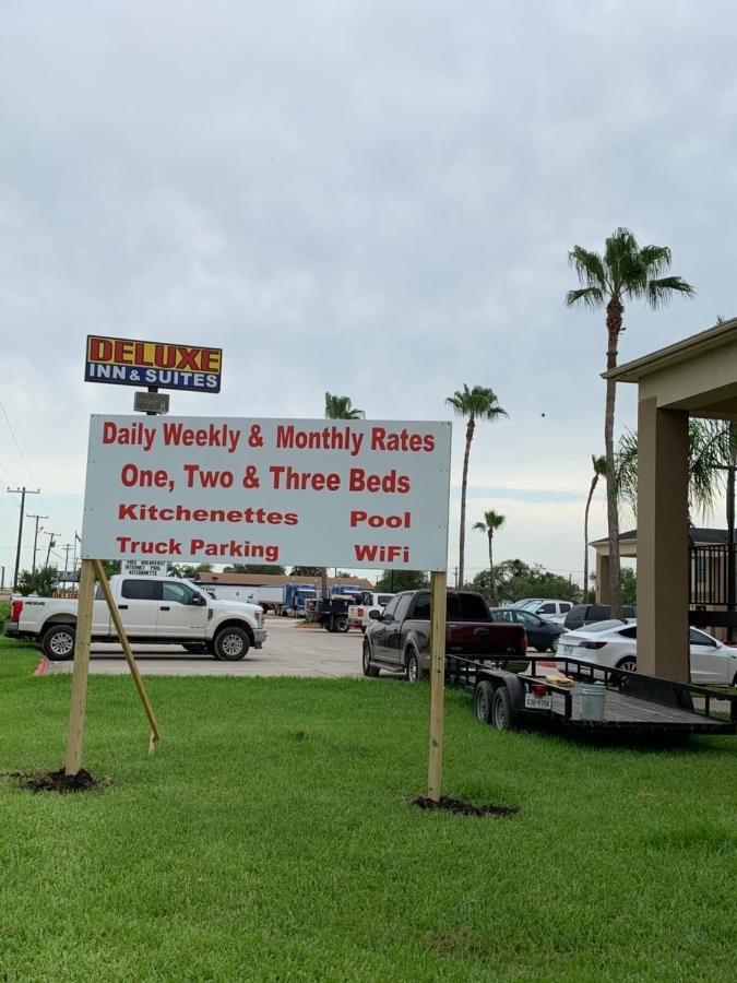 Deluxe Inn & Suites — photo 15