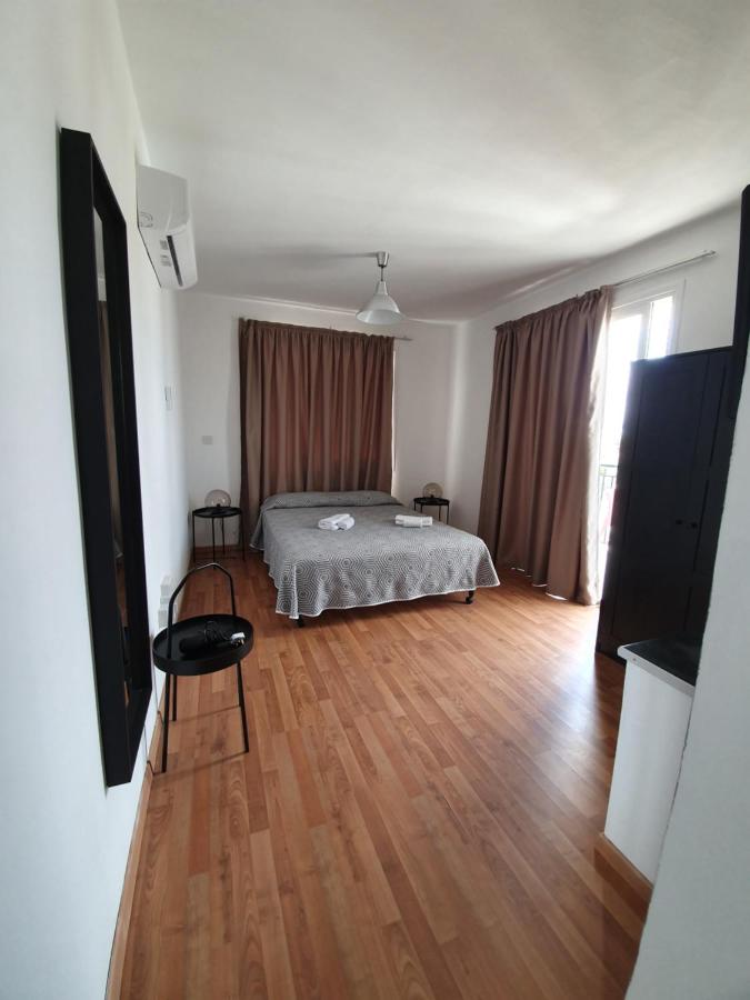 Valentinos Apartments - Laterooms