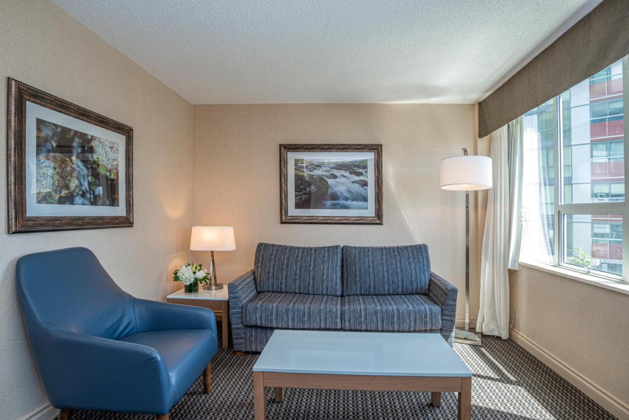 Best Western Premier Chateau Granville Hotel & Suites & Conference Centre photo