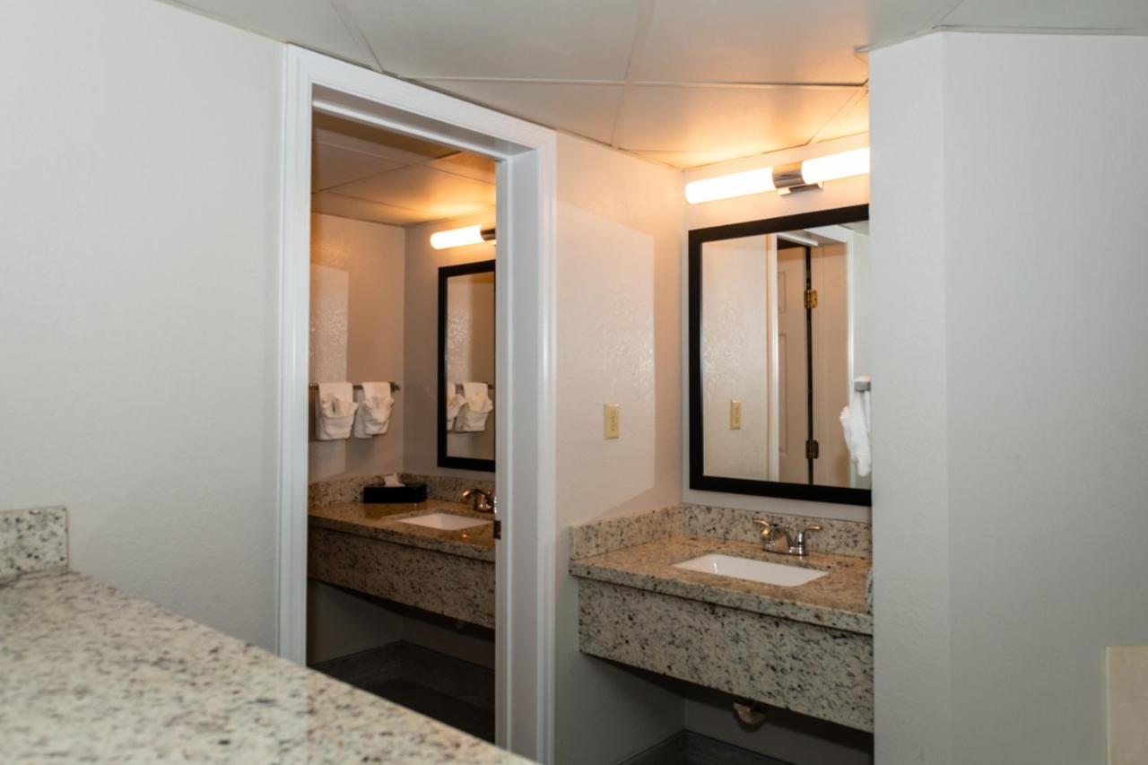Twin Mountain Inn & Suites — photo 10