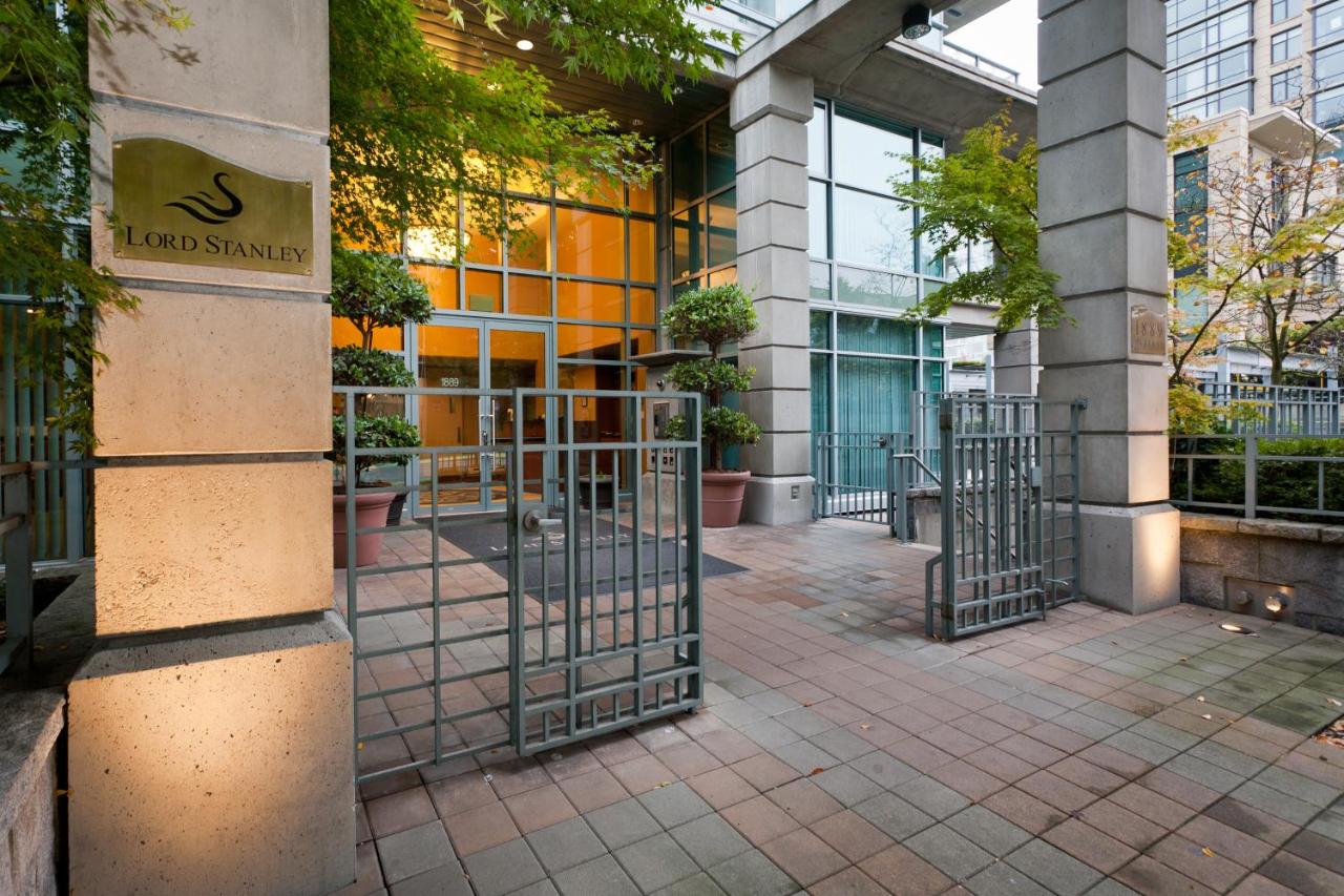 Lord Stanley Suites On The Park photo