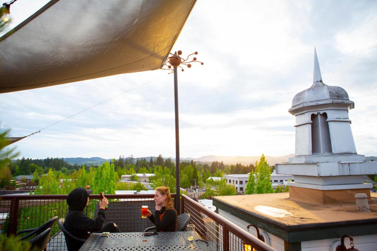 Hotel Oregon Rooftop Bar — photo 19